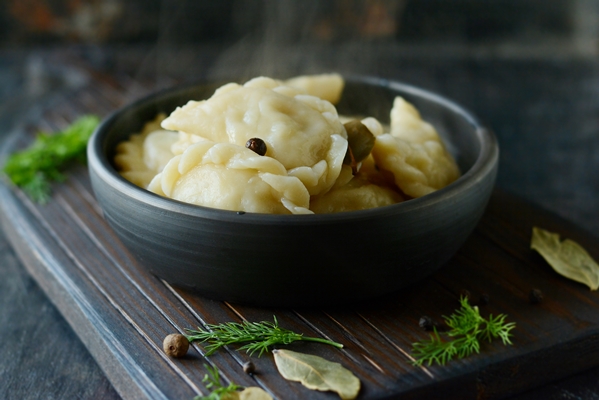 dumplings with potatoes with herbs 1 - Монастырская кухня: вареники с картошкой, яблоки в тесте