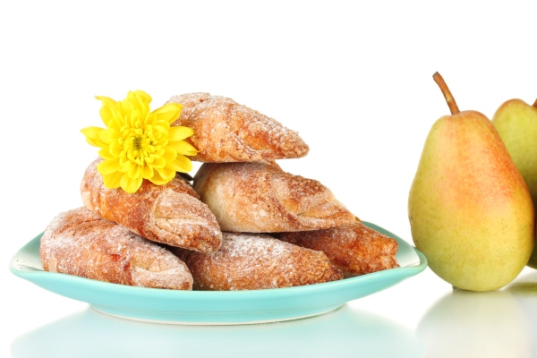 fresh bagels with pears isolated on white 1 - Монастырская кухня: чесночная похлёбка, медовые рогалики
