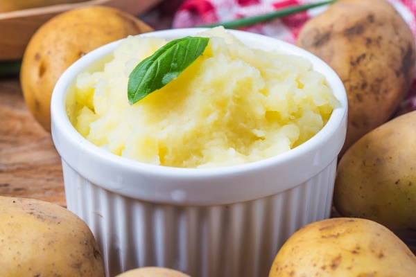 mashed potatoes potatoes 1 - Монастырская кухня: грибные вареники, овсяный кисель