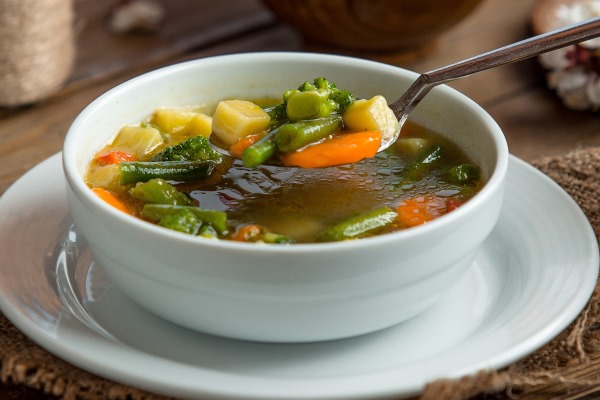 minestrone soup on the table - Монастырская кухня: печенье на томатном соке, овсяный суп с цветной капустой