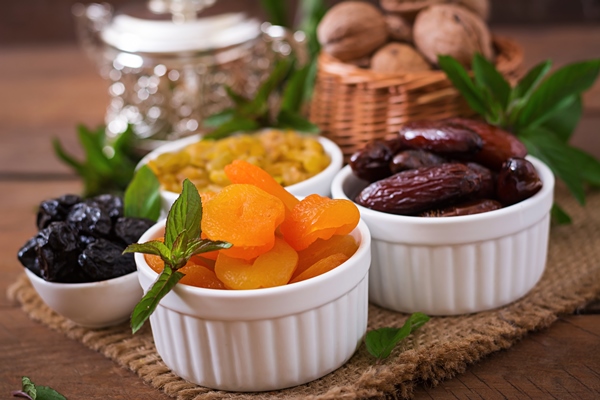 mix dried fruits date palm fruits prunes dried apricots raisins and nuts ramadan ramazan food - Монастырская кухня: похлёбка с фасолью и рисом, свекольный кекс