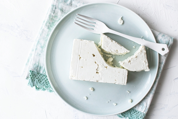 natural feta cheese on a plate flat lay - Ленивые хачапури