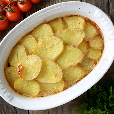Монастырская кухня: запеканка из картофеля с сельдью, оладьи из овсяных хлопьев