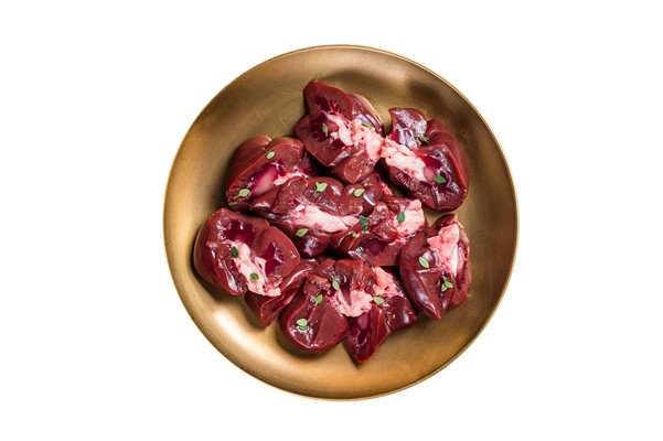 raw beef kidney fresh sliced offal meat on plate isolated on white background - Почки с грибами в винном соусе