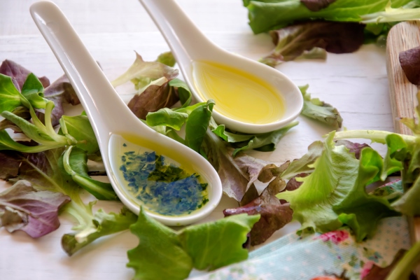 salad dressing of olive oil - Острая закуска из шампиньонов