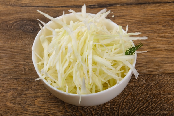 shredded cabbage - Монастырская кухня: овсянка с луком и изюмом, квашеная капуста