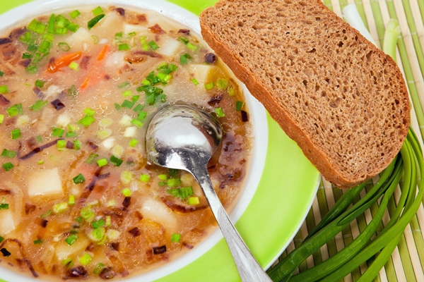 vegetable soup on a meat broth - Монастырская кухня: гороховая каша, маковник