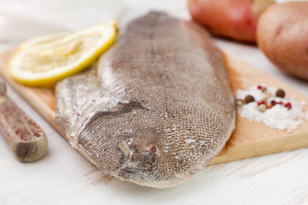 fish with lemon and potato - Камбала жареная