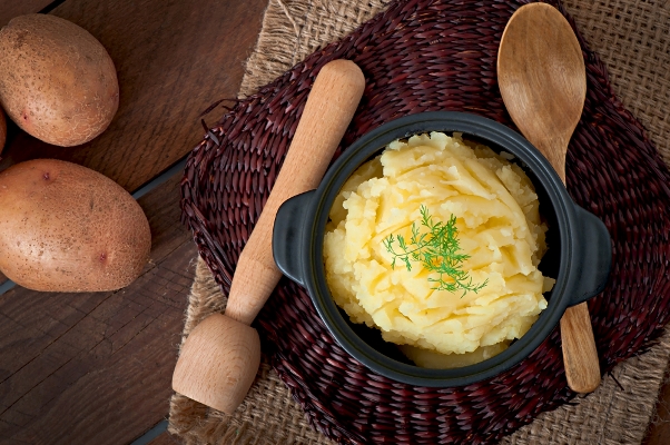 fresh flavorful mashed potatoes - Картофельные крокеты с мясом в омлете, паровые