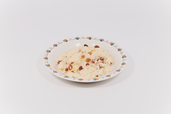 rice dish with roasted almonds and dried raisins - Начинка из риса или пшена с изюмом