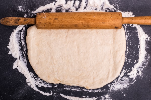 rolled dough of white wheat flour - Австрийский пасхальный рулет