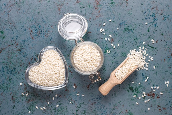 uncooked organic risotto rice - Ризотто постное с икрой