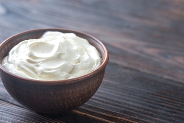 bowl of greek yogurt 2 - Чорба из лебеды