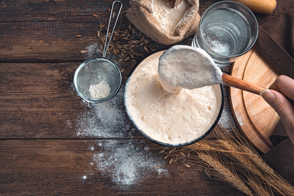 concept of making bread with ingredients - Пирожки с черемшой и яйцом