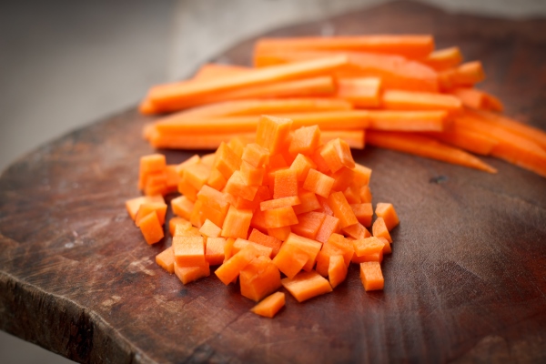 fresh carrots sliced and diced - Чорба из лебеды