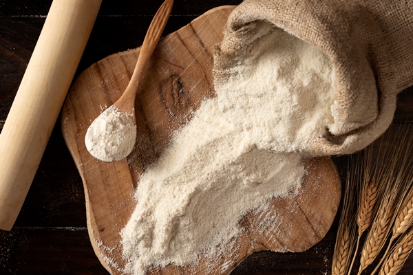 ingredient bag full of flour 1 - Лепешка из лебеды, крапивы и картофеля