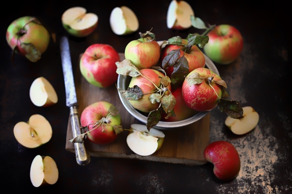 harvest apples sliced apples - Рыба, запечённая с яблоками и лимоном
