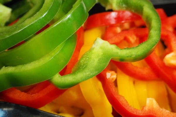 bell pepper slide - Острая закуска из кабачков "Тёщин язык"