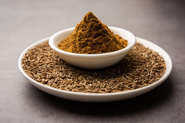 cumin seeds dust or jeera powder indian spices - Баранина по-индийски