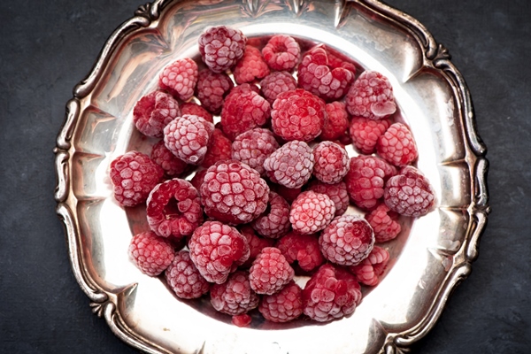 frozen raspberries - Постный малиновый смузи-боул