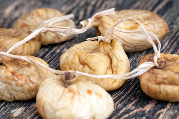 dried ripe and sweet yellow figs figs dried naturally in the sun oriental sweets - Консервирование пищевых продуктов