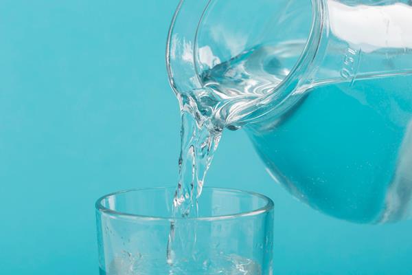 clear water from a jug - Ленинградский витаминный чай