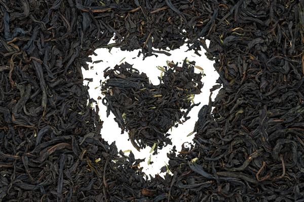 fireweed tea with thyme herb heart shaped close up - Иван-чай