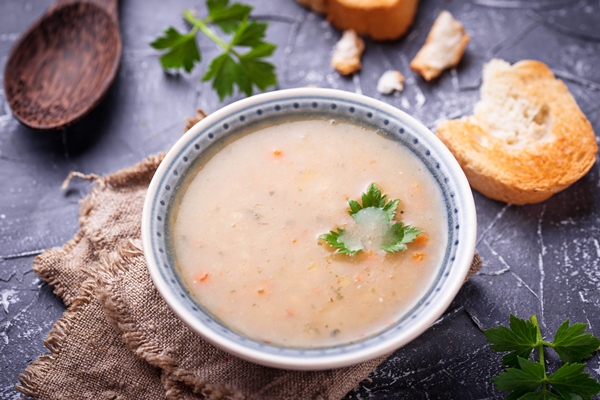 healthy vegetarian peas soup on concrete background - Меню армейской кухни царской России