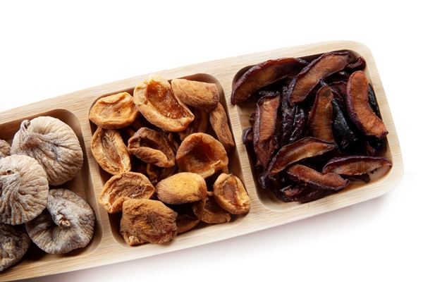 healthy food dried fruits dried figs dried plum dried apricots - Сбор, заготовка и переработка дикорастущих плодов, ягод и грибов