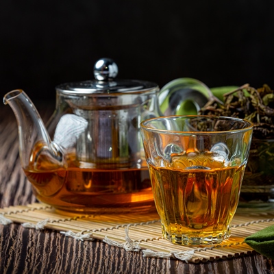 Ферментированный чай из листьев садовых растений