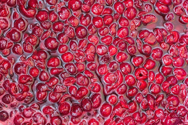 texture of pitted cherries cooked in sugar syrup - Вишнёвое варенье