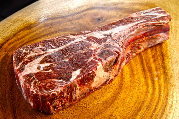 angus beef raw meat against filet rump skirt steak rump steak picanha - Старинные секреты приготовления мясных бульонов