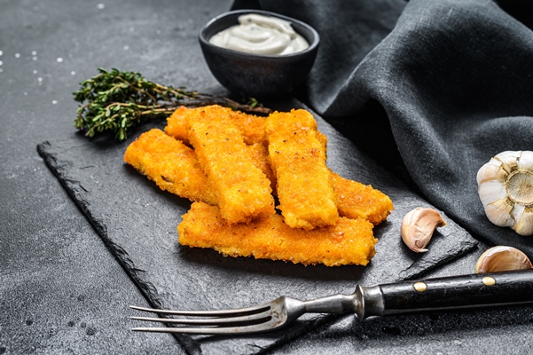 oven baked crumbed fish sticks made from white fish - О вреде крабовых палочек