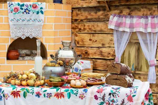 part of ethnic slavic ukrainian or belarusian interior with national food - Минский хлеб