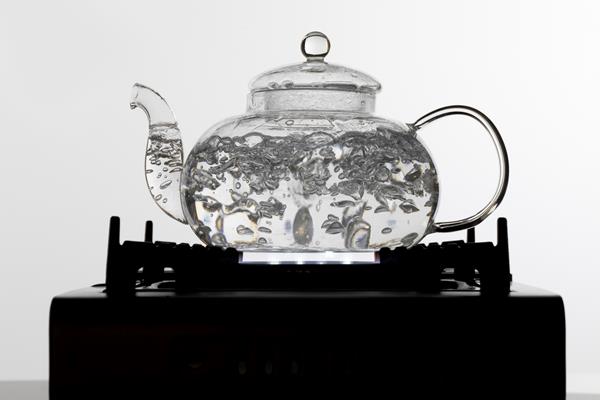 boiling hot water for tea arrangement - Пельмени
