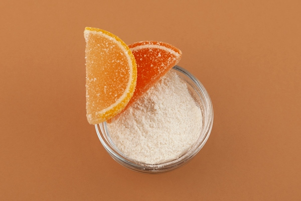 pectin gum powder in glass bowl top view food additive e440 citrus pectin used to make marmalades - Пищевые добавки: вред и польза