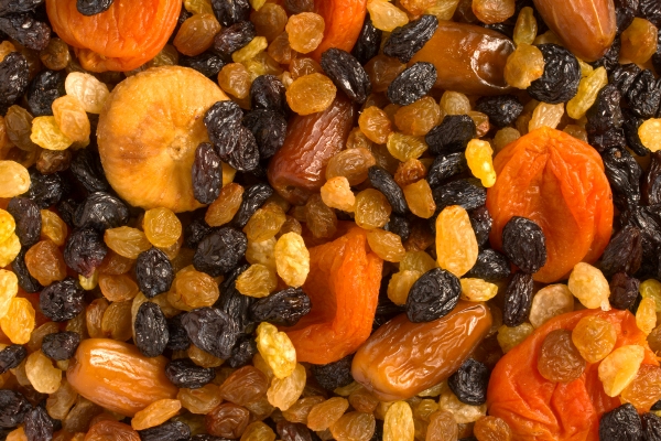 various dried fruits close up - Компот из сухофруктов с таволгой