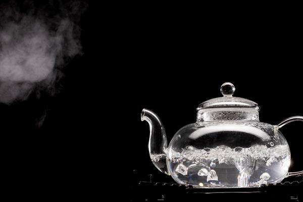 boiling hot water for tea arrangement 5 - Еловое варенье из побегов