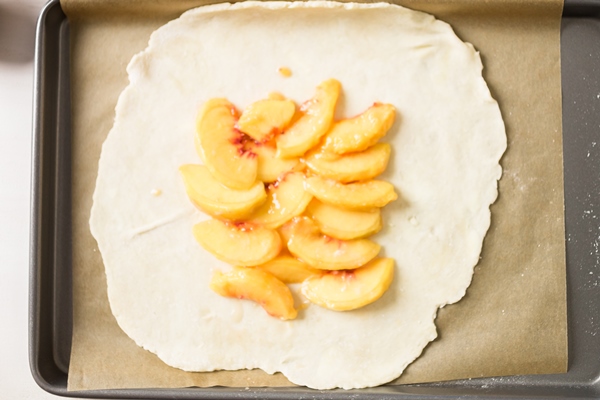 step by step making peach galette with fresh local peaches 3 - Постная галета с персиками и малиной
