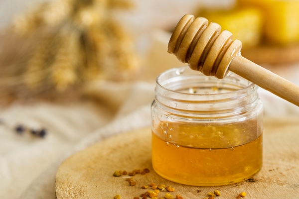 homemade honey in jar front view - Восточный шербет с орехами