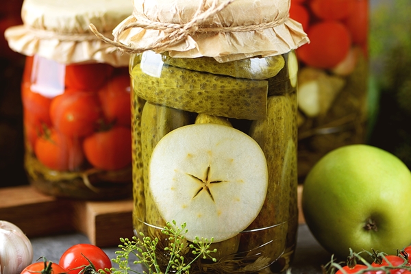 homemade pickled cucumbers with apple - Солёные огурцы с яблоками