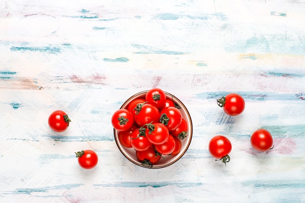 yellow and red cherry tomatoes - Салат из красной фасоли с кукурузой и помидорами