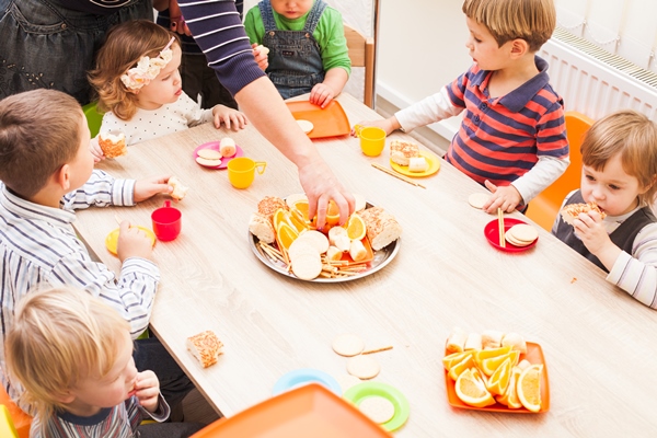 lunch in kindergarden - Организация правильного питания детей