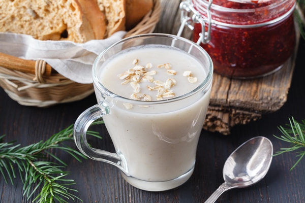 refreshing oatmeal drink for healthy eating and diet concept vegan eat - Православная поминальная трапеза