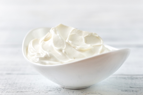 bowl of greek yogurt 3 - Тушёная свёкла со сметаной и ламинарией (школьное питание)