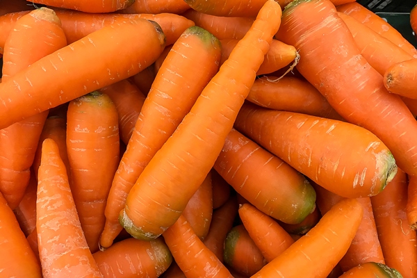 carrots background - Суп картофельный с минтаем (школьное питание)