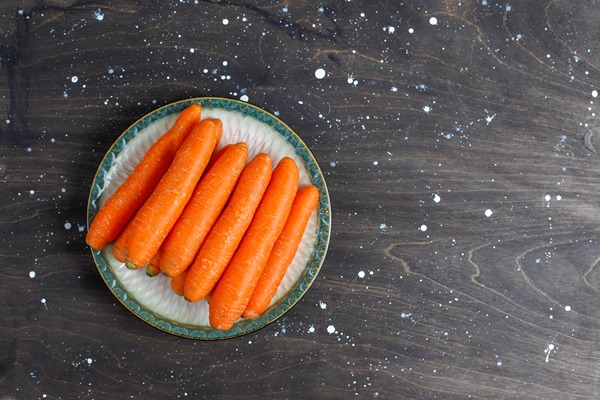 different cuts of carrot in bowls 2 - Суп рыбный с горбушей (школьное питание)