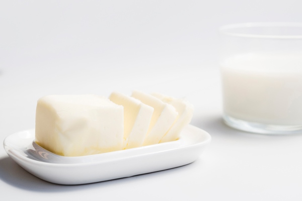 glass of milk and butter 1 - Каша жидкая молочная овсяная (школьное питание)