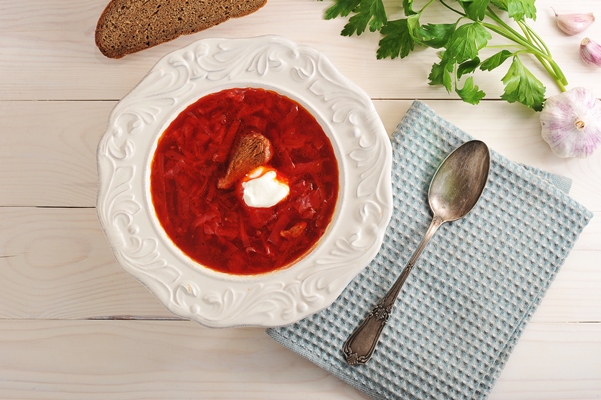 national russian soup with borsch with sour cream - Борщ с капустой и картофелем со сметаной (школьное питание)
