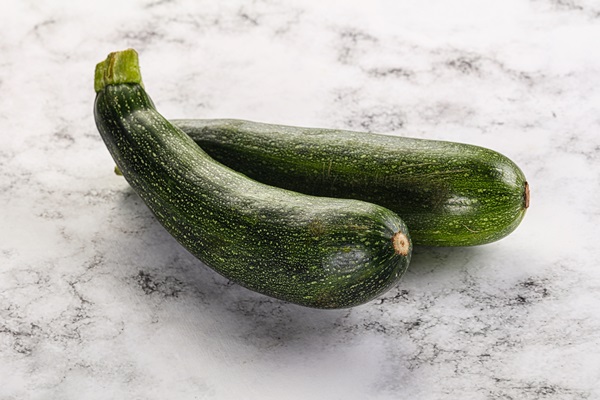 raw young small green zucchini for cocking - Рагу из овощей с кабачками (школьное питание)